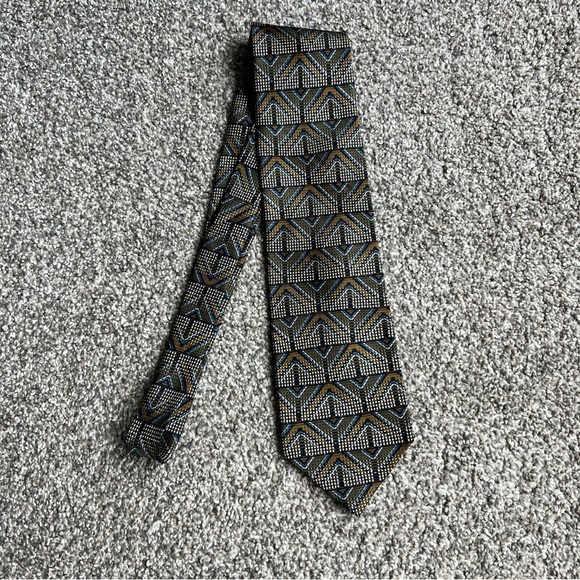 Jhane Barnes Geometric Olive/Blue 100% Silk Tie, 57” - Picture 1 of 4